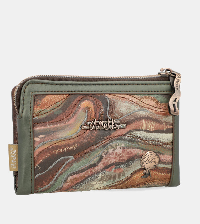 Outer medium wallet