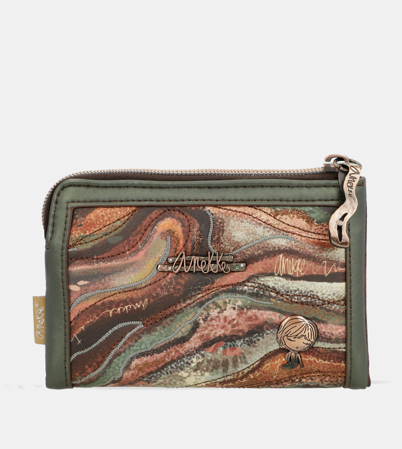 Outer medium wallet