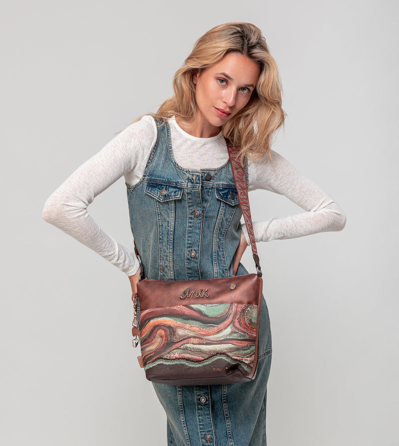 Outer large crossbody bag with pockets