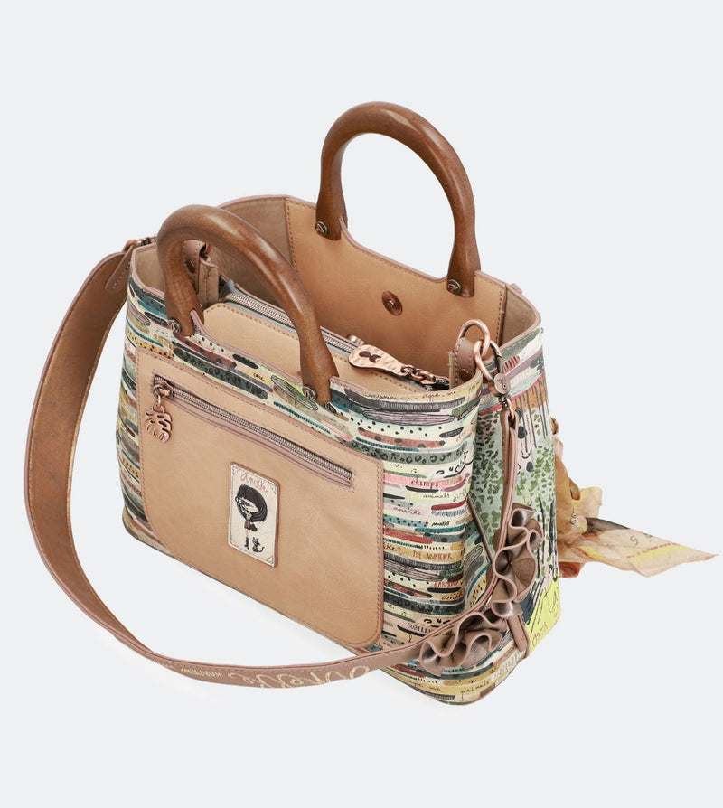 Nature handbag with wooden handles